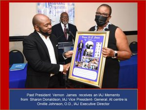VERNON JAMES RECEIVING IAJ MEMENTO